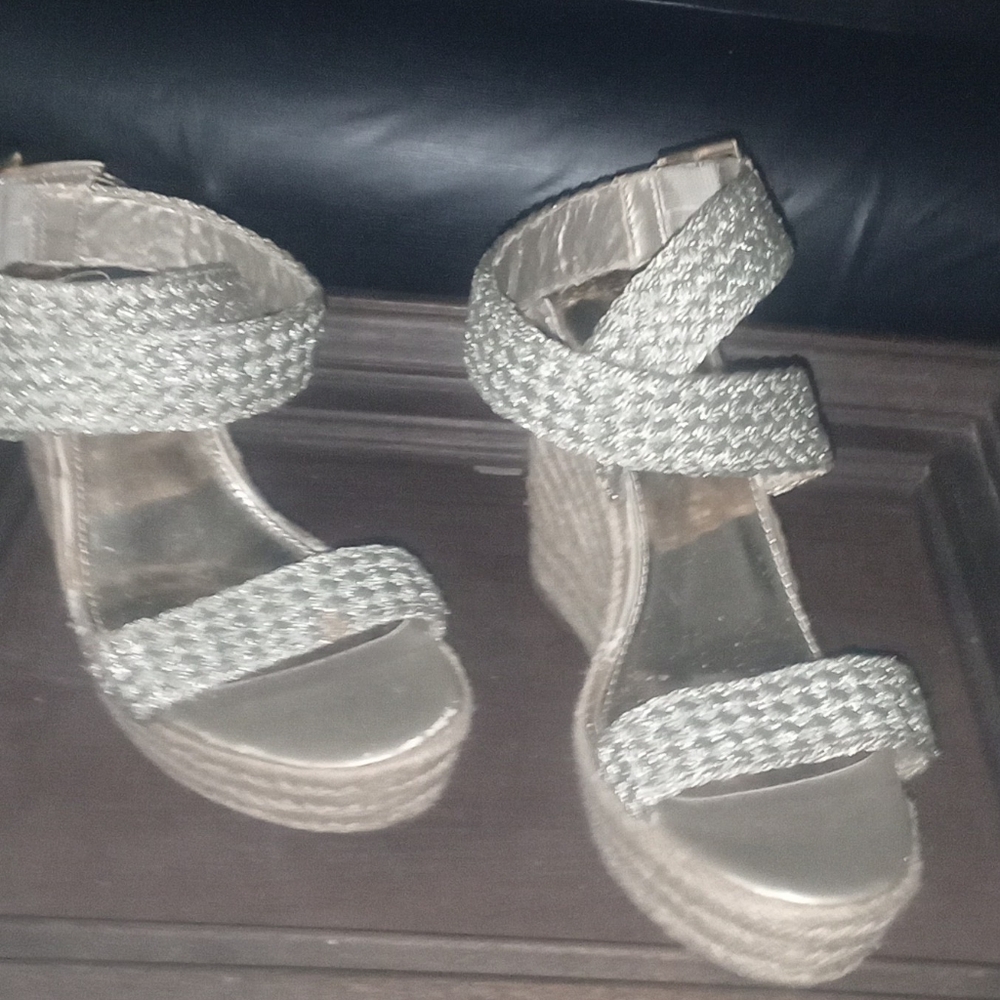 Wedge heels